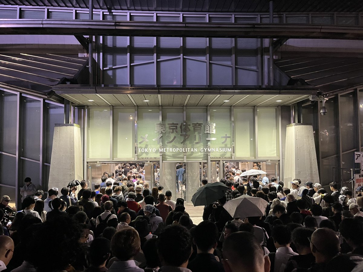 cagari522_2525's tweet photo. 乃木坂46アンダーライブ、2days参戦してきました。

少なくとも小川彩がセンターにいる意味を持たせてる構成になってたし、演出の素晴らしさに驚き。
あと今回、真夏の全国ツアーの延長戦って空気がとてもつよかったな。

乃木めくりも良い人そうな人に渡せて良かった。

#乃木坂42ndSGアンダーライブ https://t.co/tVOcBPnv7g