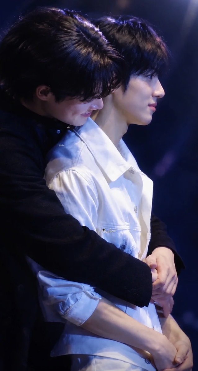jiho_ledliw's tweet photo. 아무리봐도 도망수 엔딩인데.. https://t.co/olzSD6kNkf
