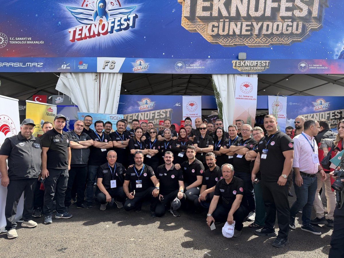 tagemgovtr's tweet photo. 🚀 7’den 70’e bilim ve teknoloji tutkunlarını bir araya getiren @teknofest’te biz de yerimizi aldık!

🌱 Bakanlığımızın @tarimgovtr standında; tarım, teknoloji ve inovasyon alanındaki çalışmalarımızı yakından keşfetmek için tüm ziyaretçilerimizi bekliyoruz.

📍 Yer: Şanlıurfa GAP
📅 Tarih: 30 Eylül – 4 Ekim

Bilim, teknoloji ve tarımın buluştuğu bu heyecana siz de ortak olun! 🌾🔬🚀
@TCTarim @tagemgovtr @teknofest