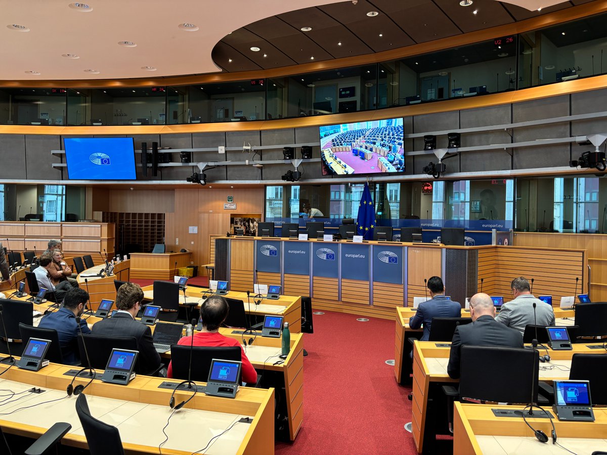 _Opagac's tweet photo. 🔴Arranca la audiencia pública de #HandsForTheOceans en el Parlamento Europeo.
Carmen Crespo, presidenta de la Comisión de Pesca (PECH), abre la jornada destacando la necesidad de integrar plenamente la dimensión social en el modelo europeo de sostenibilidad pesquera.👇 https://t.co/erhQlKWMRF