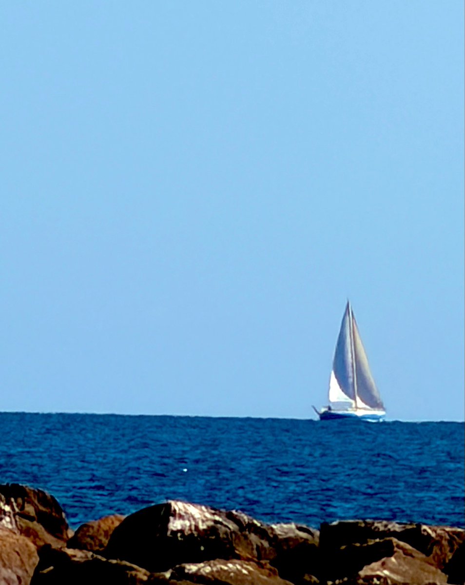 arksangel's tweet photo. #WaterWednesday #SantaMarinella #TyrrhenianSea #ItalianDiaries #WheninRome #RomanHoliday #Photographylovers #NatureHeals https://t.co/a58MGFk4Wl
