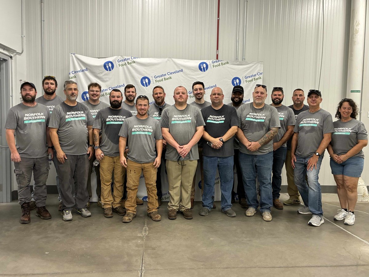 nscorp's tweet photo. As #HungerActionMonth comes to a close, Team NS is proud to share the impact we made together.
 
We joined local food banks and hunger-relief organizations to help expand food access in our communities: https://t.co/URuDA59tOc
 
• 60+ NS railroaders volunteered 162+ hours with local hunger-relief partners across Atlanta, Birmingham, Chicago, Cleveland and Pittsburgh
• Awarded 55 grants totaling $1 million+ to organizations across 19 states, helping address food insecurity in more than 600 counties
 
Fighting food insecurity is about more than awareness. It's about taking action to ensure children, families and seniors have access to the meals they need. We're proud to stand with @FeedingAmerica in this critical effort!