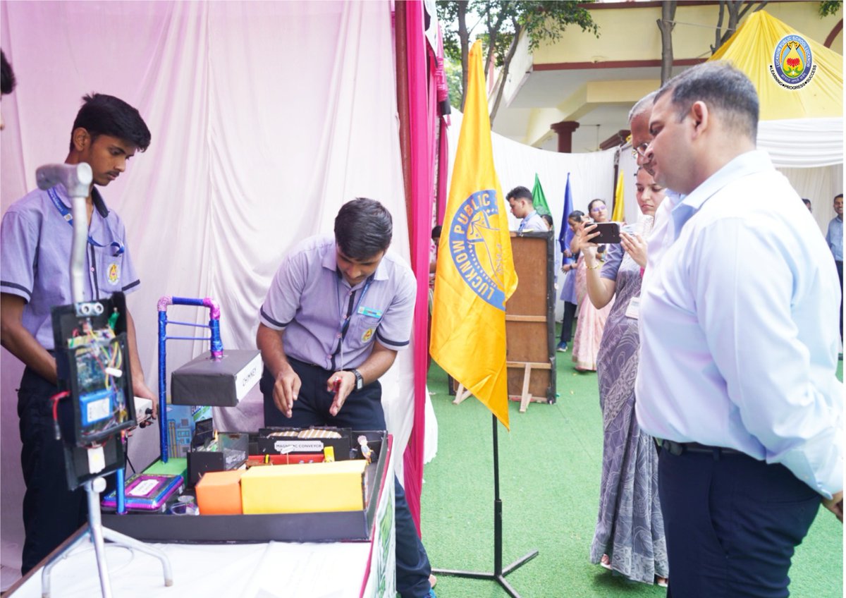 LucknowSchool's tweet photo. https://t.co/Rars1Z1dNB