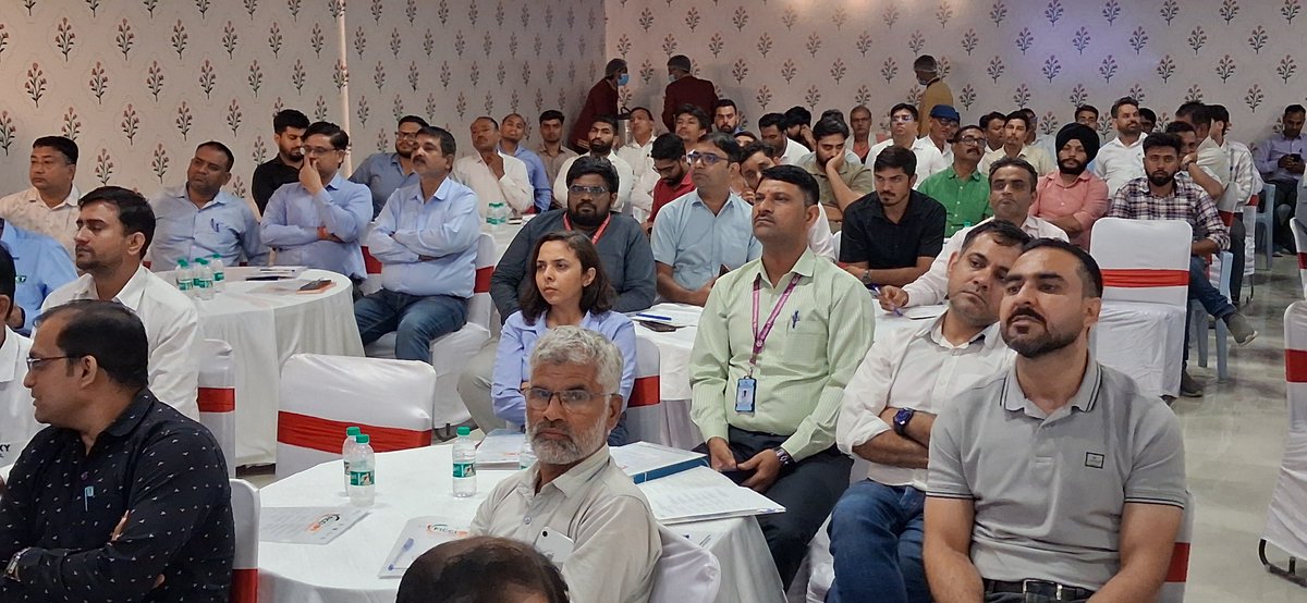LabourMinistry's tweet photo. Taking the Labour Codes closer to industry and stakeholders.

Today, as part of #ShramSamvad, a Labour Codes awareness and stakeholder interaction session was organised in Bhiwadi in collaboration with FICCI and the Government of Rajasthan.

#LabourCodes #MoLE https://t.co/b5wPAM2768