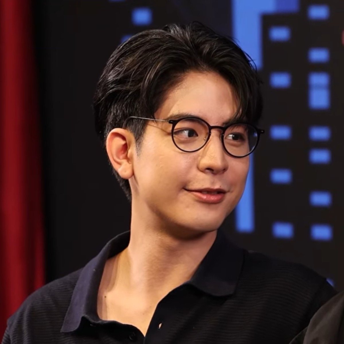 milkpeun's tweet photo. a cutie and hot nerd at the same time https://t.co/Yd1AHH5Z5N