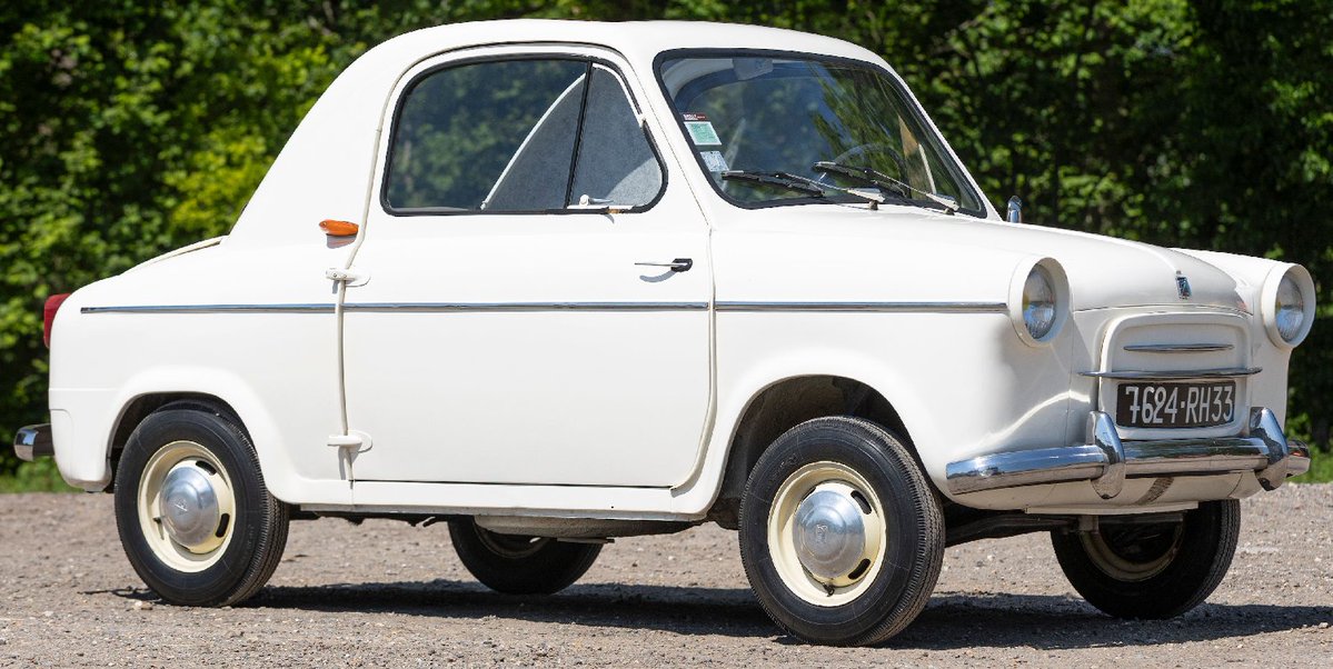 UltimativCars's tweet photo. #GoodwoodRevival2026
The #Piaggio #Vespa 400|#Vespa (1957-61) was a tiny #Italy-thought, but #France-built #Cabriolet-#Limousine & produced in 30.076 units, of which 1.7k were exported to the US.
This #white '58 #French-unit, estimated at £10-15k, was sold w/oR at only £5.175. https://t.co/AJo7z4eycb