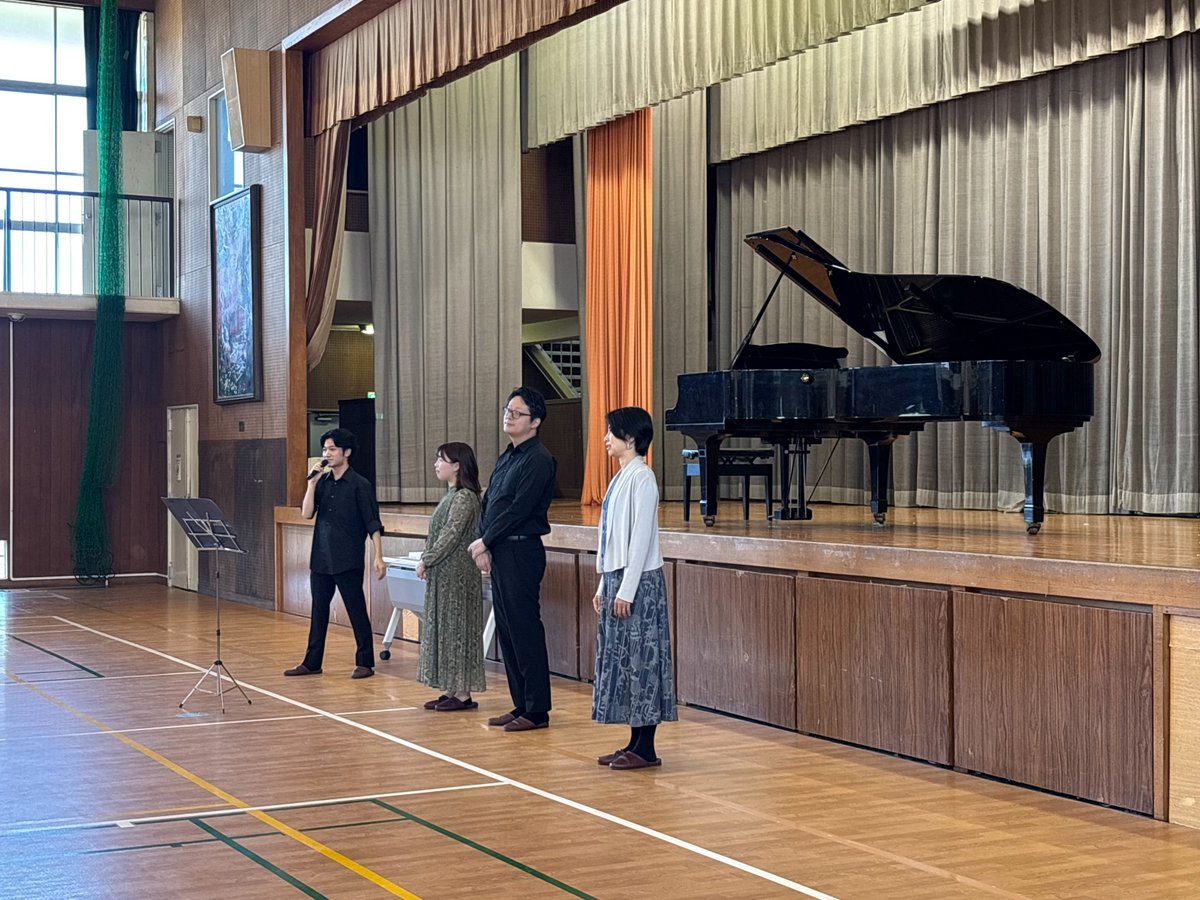 osakakyofficial's tweet photo. 【活動報告】
9月29日-30日
広島県の小中学校にて、学校巡回公演のワークショップを行いました！

■出演者■
Va.園部 真秀
Ob.大上 穂花
Hr.青木 宏朗
Pf.西尾 麻貴さん https://t.co/Z2ANPh57ds