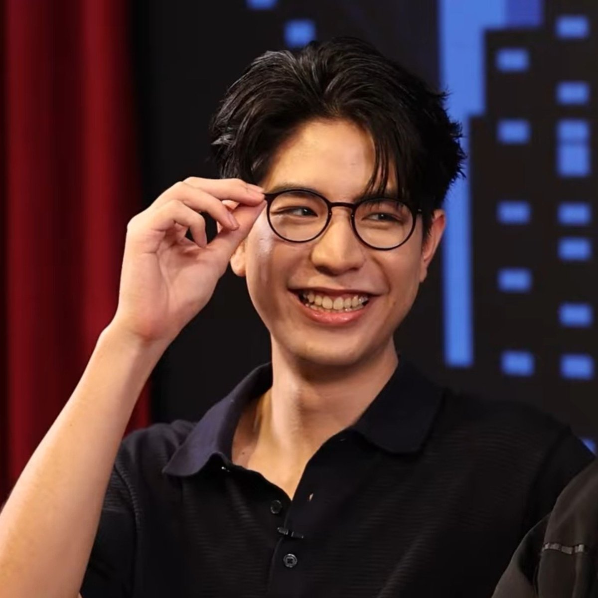 milkpeun's tweet photo. a cutie and hot nerd at the same time https://t.co/Yd1AHH5Z5N