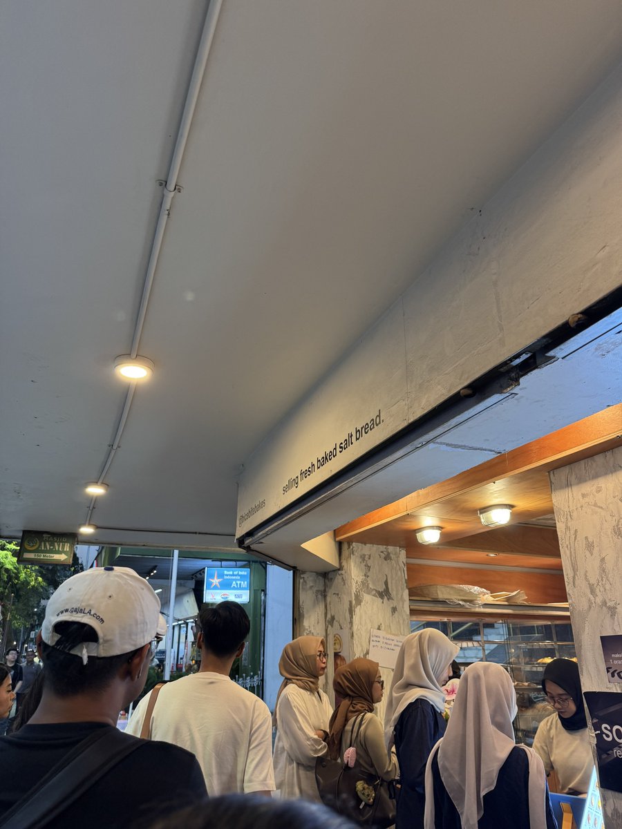 thitipao's tweet photo. strolling around and life update with @oohaneul_ 🤏🏻🥰 

see you next time! 🫶🏻 https://t.co/4YgeQOP0tC