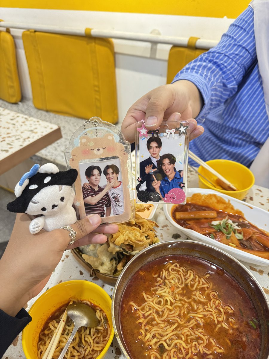 thitipao's tweet photo. strolling around and life update with @oohaneul_ 🤏🏻🥰 

see you next time! 🫶🏻 https://t.co/4YgeQOP0tC