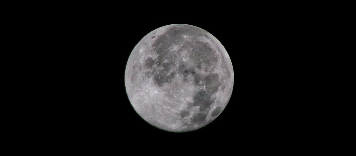 sage_astr's tweet photo. under the same moon https://t.co/iM1iE4jI3L