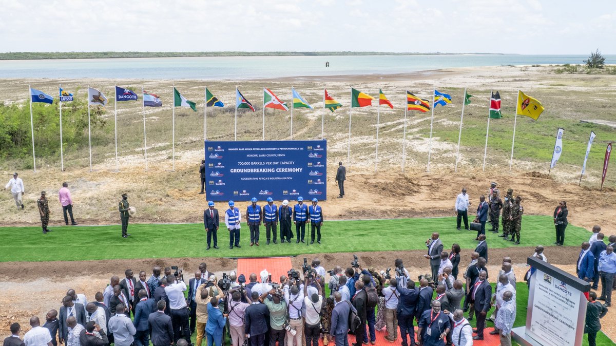 WilliamsRuto's tweet photo. But this is more than a refinery. It is an integrated industrial complex featuring a 1,000MW power plant, plastic factory and the manufacturing of fertilisers and chemicals. https://t.co/WZjLAimQzO