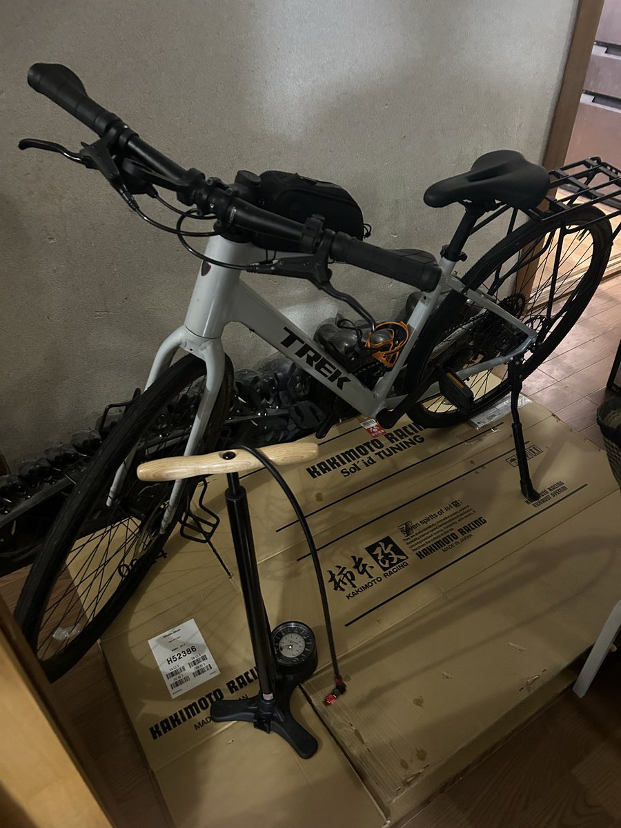 GRD_78's tweet photo. Giosとルイガノしか乗ってなかったから半年ぶりにTREKにも乗る
チェーン洗ったり色々してたら3時間たってた
木曜にパーツ届いたら金曜乗ったる
超えたら休みからの雨やけんしらね https://t.co/uc1JTEpZ4v