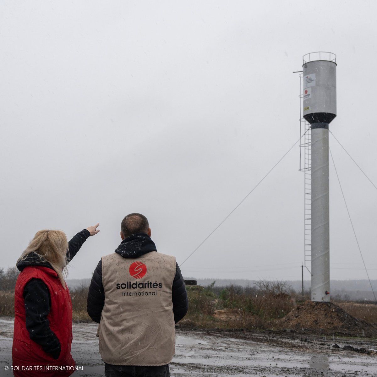 Solidarites_Int's tweet photo. En Ukraine 🇺🇦, les frappes ont fortement endommagé les infrastructures, fragilisant l’accès à l’eau potable et aux services d’assainissement pour les populations. https://t.co/AU7ynnWYKP