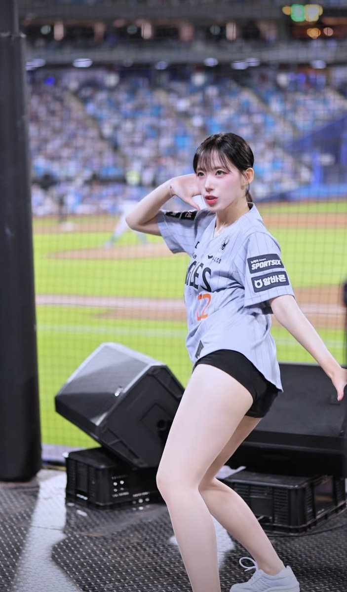 dddrjme's tweet photo. 하지원 치어리더 https://t.co/KiIFxhYAyb