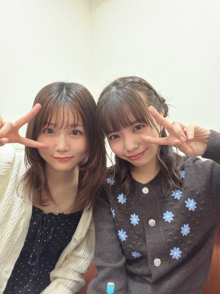 maichan_F_0921's tweet photo. #ゆかまい劇場公演デビュー14周年
記念配信ありがとう〜💫

カラオケで2時間、思い出の曲をたくさん歌わせていただいたよ🎤💕

はやくまたステージに立ちたい気持ちでいっぱいになりました！
15年目も、どうぞよろしくね✌️

15年目、最初のお仕事のご褒美に、
月見バーガーを食べました🐇幸!
#HKT48 #にっこにこ2期