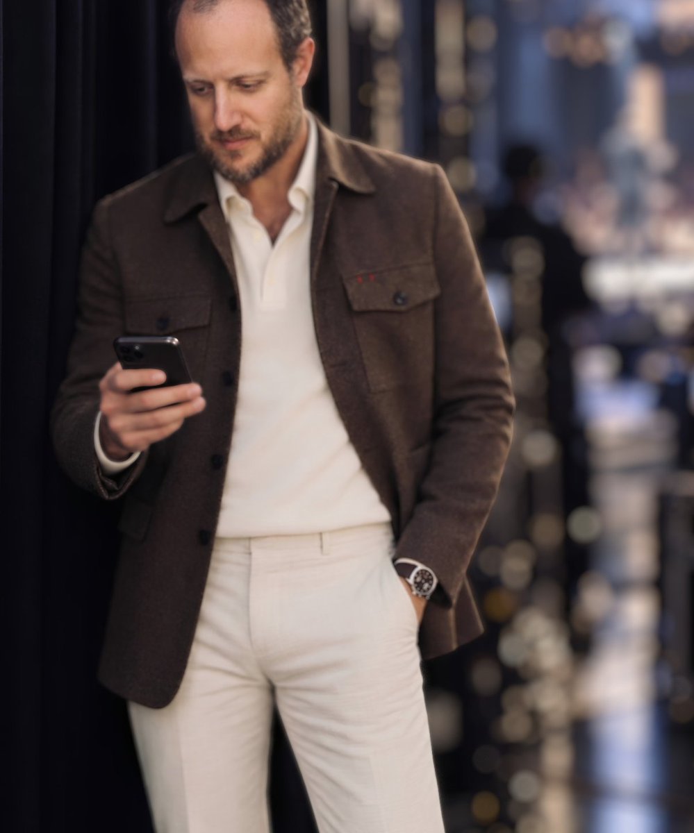 oberthinkwithme's tweet photo. My clients have flown me around in private jets

And buy me thousand dollar suits so that I can look good as part of their entourage  while helping them at an event. 

But the reason I attract high paying high-net -worth clients is not due to special connections. https://t.co/ENAnXgWMQV