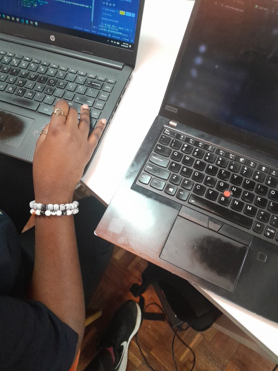 mulera_123's tweet photo. Finished building my project, so I’ve officially unlocked the “come, let me see your code” phase of the hackathon. 😂💻

From builder to professional debugger in 0.5 seconds. 🫡
 #Hackathon #WomenInTech #BuildWithAT #Debugging https://t.co/tm3TPEOzR5