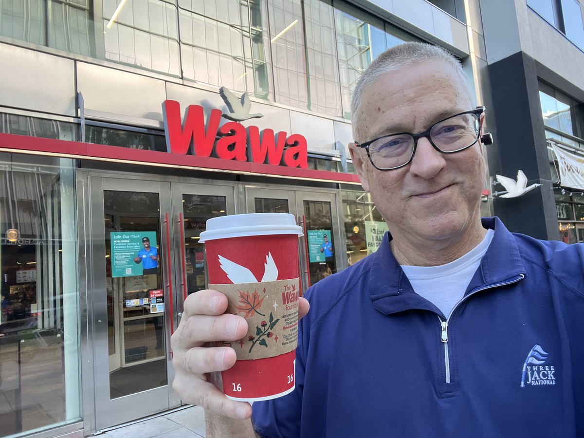 MikeMalloy9's tweet photo. Thx for the rewards @Wawa &amp; the great customer service! ☕️ 🦆 #DC https://t.co/No7jhw6Shy