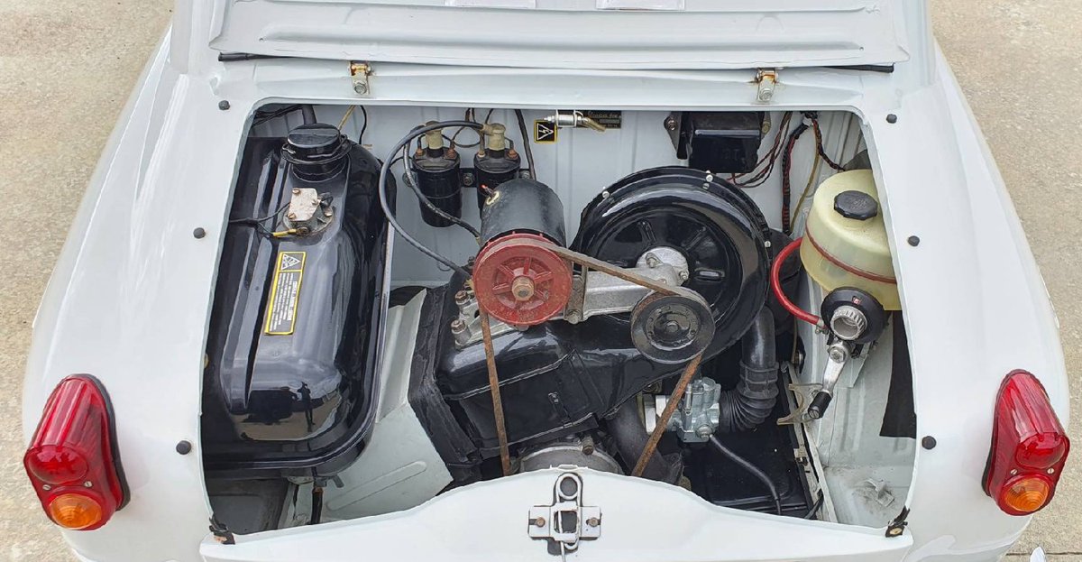 UltimativCars's tweet photo. #GoodwoodRevival2026
The #Piaggio #Vespa 400|#Vespa (1957-61) was a tiny #Italy-thought, but #France-built #Cabriolet-#Limousine & produced in 30.076 units, of which 1.7k were exported to the US.
This #white '58 #French-unit, estimated at £10-15k, was sold w/oR at only £5.175. https://t.co/AJo7z4eycb