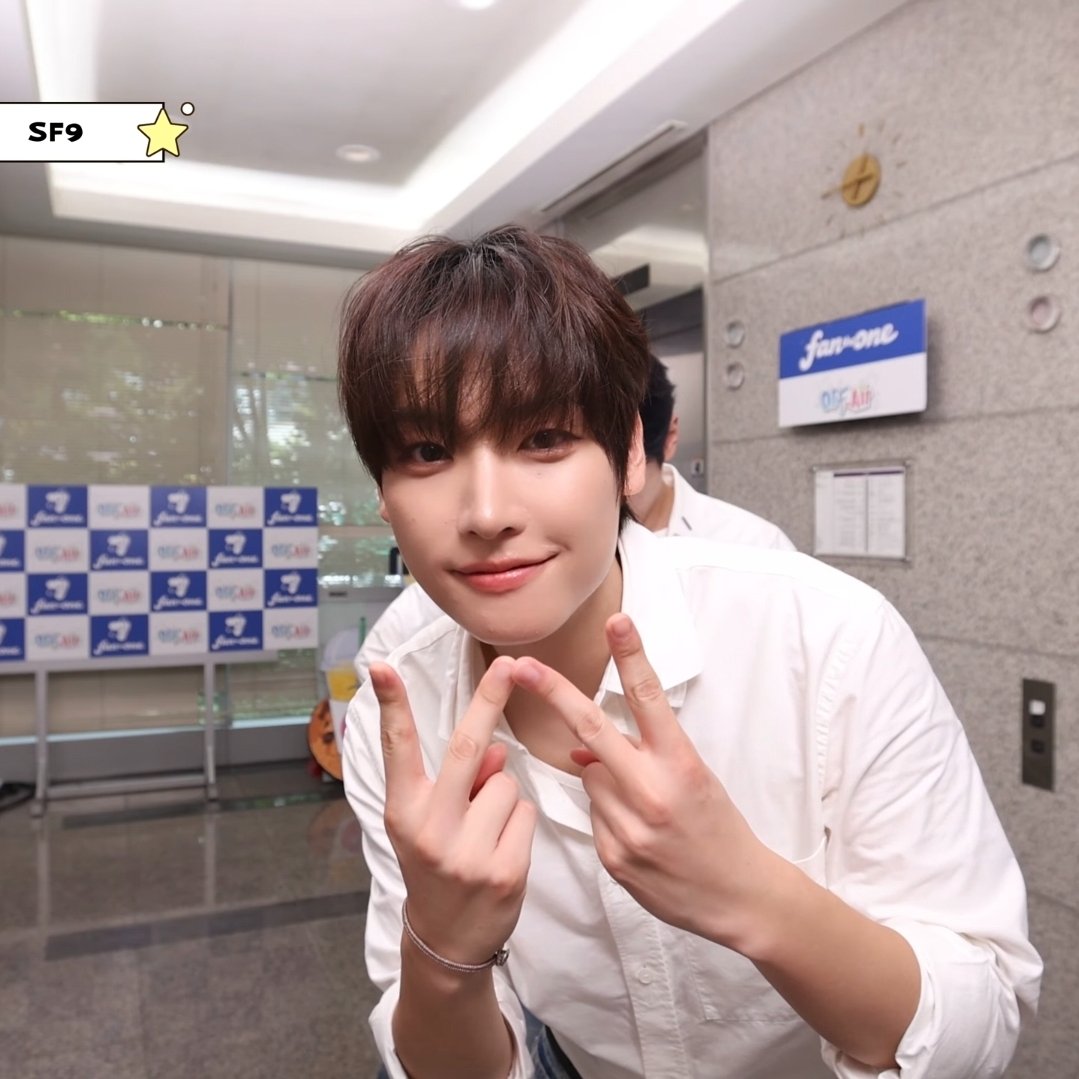 chobi0712chobi's tweet photo. インソン、おはよう🩷🩵

#SF9 
#インソン https://t.co/BjkniRbxxK