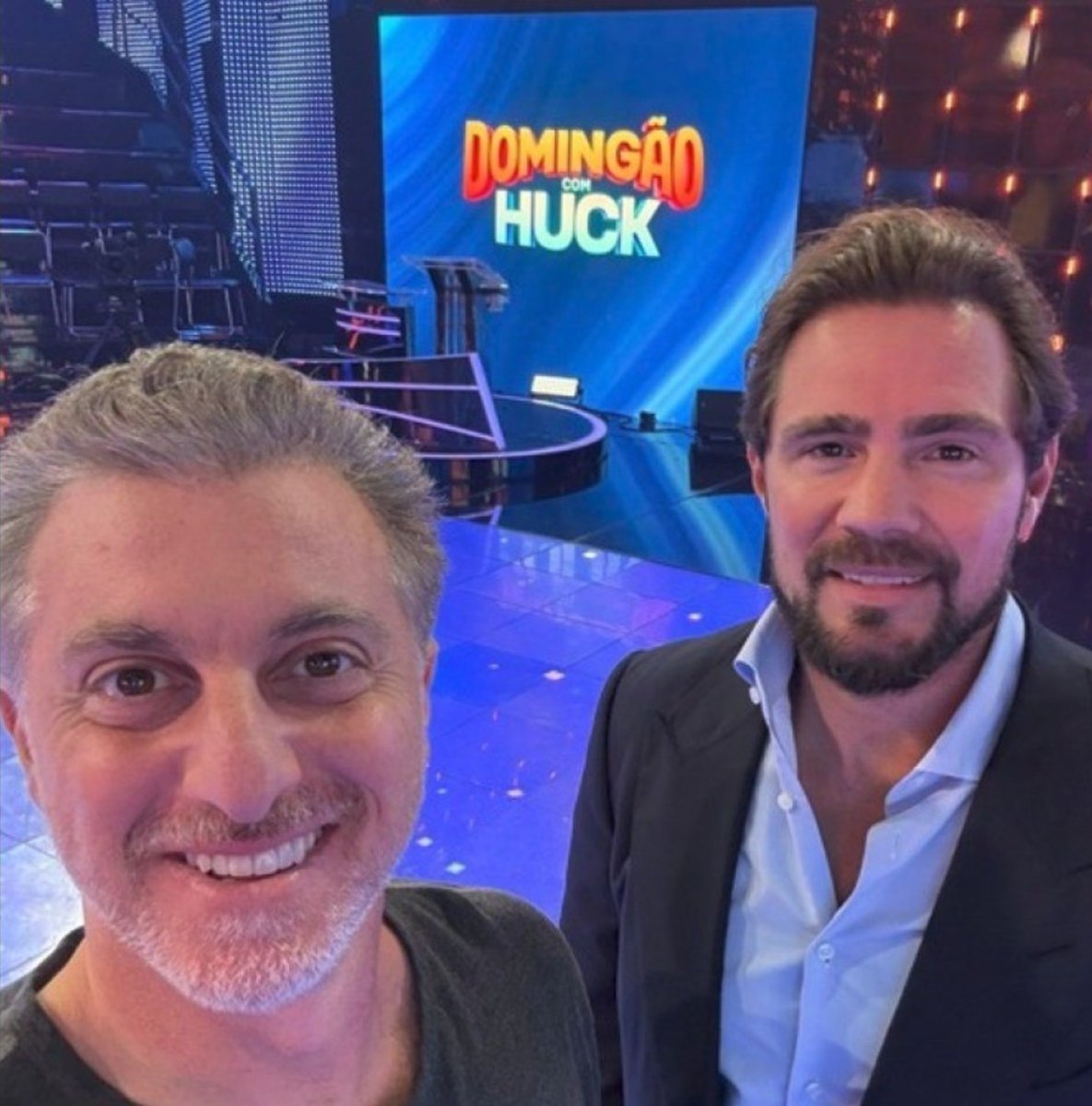 NP__Oficial's tweet photo. 🚨 BREAKING NEWS l Mensagens da PF revelam que Luciano Huck, que critica o Bolsa família, foi sócio, amigo e conselheiro de Daniel Vorcaro https://t.co/hCugbZVQ4U