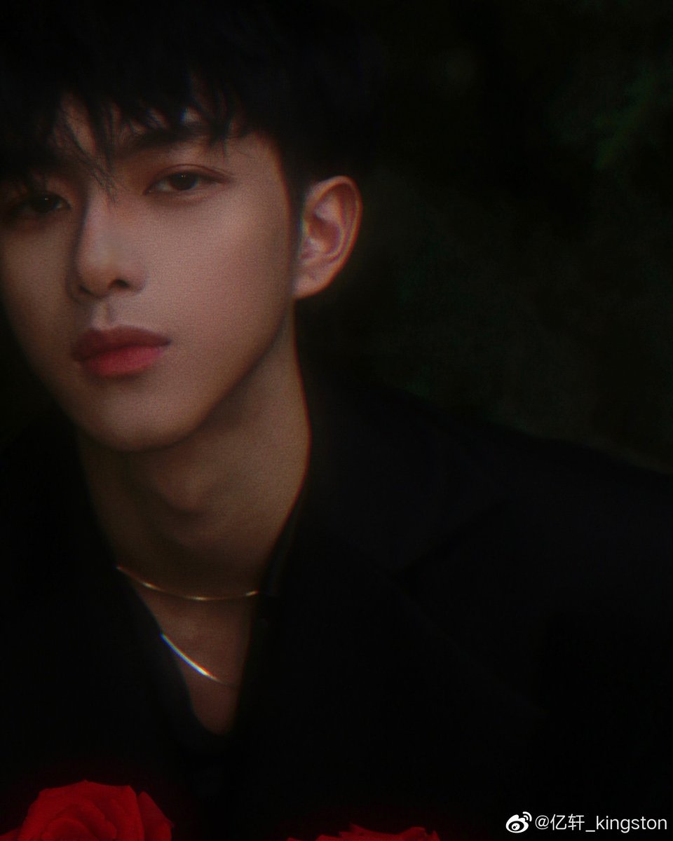 llzzsh's tweet photo. 한 남자의 커리어에 아이돌✨️이 있다는 것
그야말로 넘쳐나는 깁의 홍수라는 것😌 어떤 연하님 싸움 잘 하냐? 잘 하시겠지? 🙄

#Kingston #LeoKing https://t.co/DAk7DlpdUi