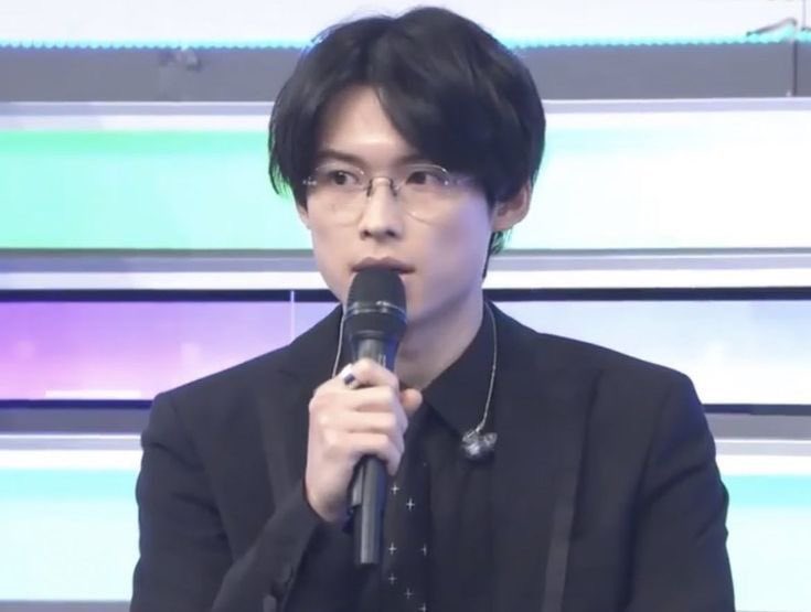 wn8yt's tweet photo. “ 松村北斗”じゃなくて“ メガネの人”でトレンド入りした上にラジオで樹にいじられてたのがち愛おしい https://t.co/jgXtUWCU1u