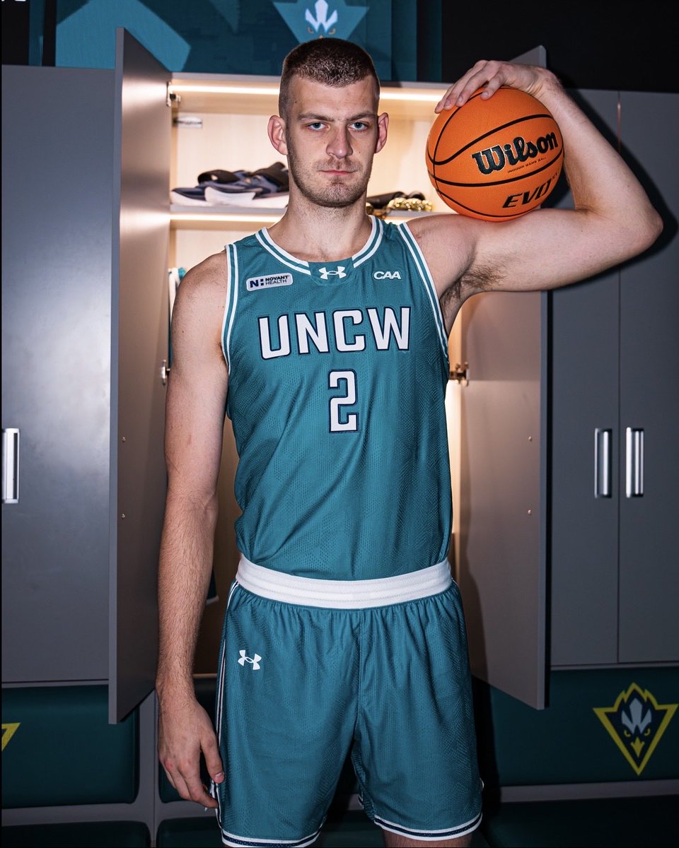 uncwmenshoops's tweet photo. Closer look of the new threads🧵

#BleedTeal | #43 https://t.co/F07yYtdWud