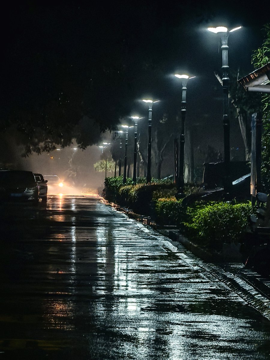 Sachaaekv's tweet photo. Prepárense para el thriller más esperado del ao! Estreno mundial este viernes, con giros que les dejarán sin aliento. Lo verán solo o con amigos https://t.co/mPB5irDatf