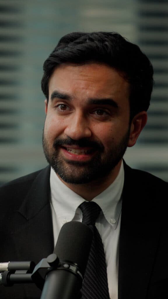jaketropolis's tweet photo. 🚨 Zohran Mamdani has accidentally deleted a crucial length of high voltage wire and water pipe in New York City.

This went ignored for 10 minutes while he detailed a park, causing over 150,000 buildings to become abandoned.

"I didn't realize until we started losing money." https://t.co/3LBcs3ihMb