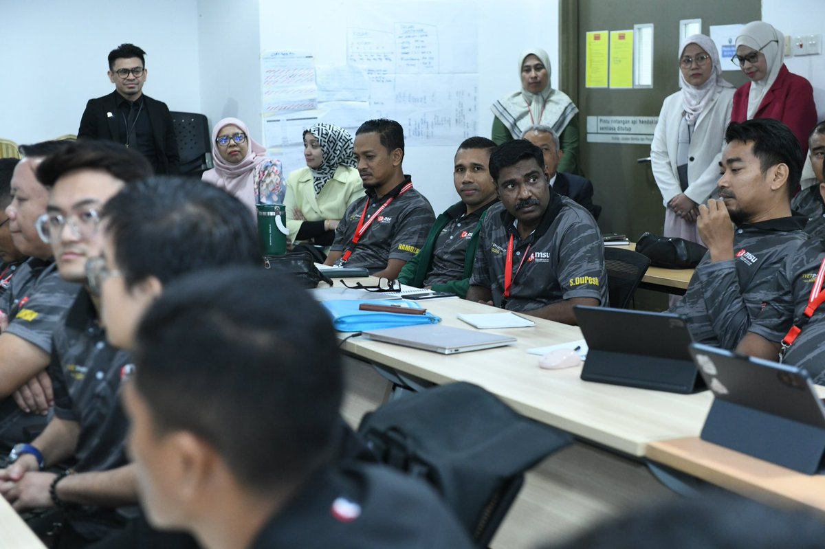 MohdShukriYajid's tweet photo. It was a pleasure to welcome Ts. Dr. Azmir bin Mohd Yunus, Head of the Secretariat for the National TVET Council (MTVET), to @MSUMalaysia for the TVETPreneur 2026 Program Monitoring Visit. The visit reaffirmed our shared commitment to quality TVET and entrepreneurship. Especially proud to note that the participants presented well-conceived business plans, showing strong commercial potential, innovative thinking, and entrepreneurial confidence. Their achievements show the programme’s turning technical skills into practical business ideas and support future entrepreneurs and job creators. #MSUTVETPreneur2026 #MSUTVET @msuacademy