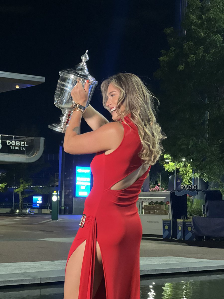 HariomK61498's tweet photo. Trophies in her hands, hearts in pieces. 🔥🏆 Sabalenka isn’t just winning—she’s making a statement. 👑💪

#Sabalenka #ArynaSabalenka #Champion #Tennis #WTA https://t.co/n9MUaZUixK