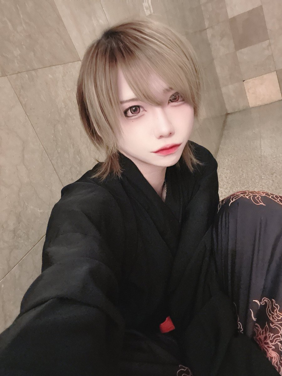 aya_annyon's tweet photo. 22-5汁の朱です。🖤

#コンカフェ　#メンコン　#自撮り界隈 https://t.co/ethI7xk8sJ