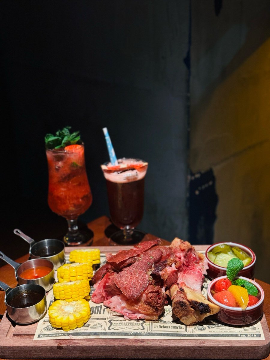 CaraNd9l's tweet photo. [Celebra esta fecha especial con nuestro menú festivo! Platos tradicionales, sabores auténticos y un toque de alegría para compartir con los tuyos. No te lo pierdas!]， https://t.co/ab9FbpRFIX