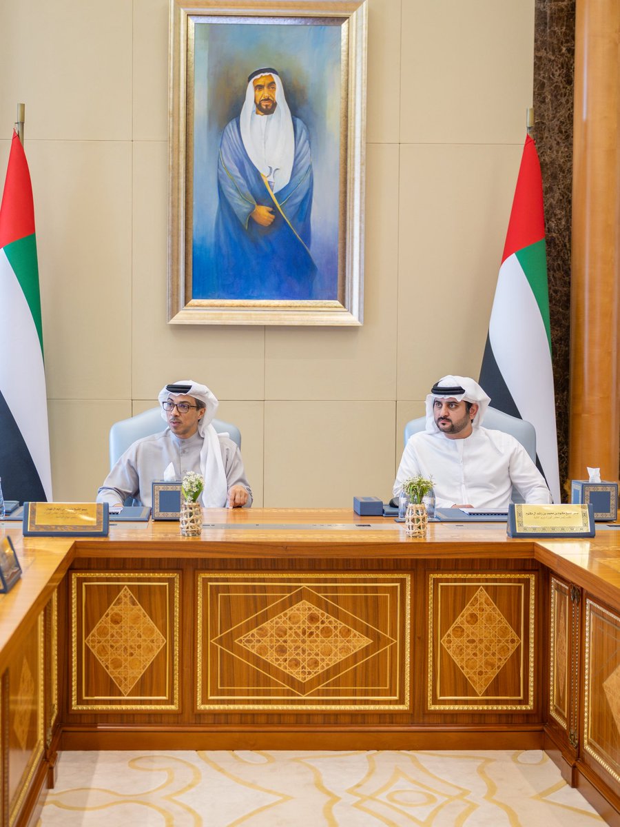 MaktoumMohammed's tweet photo. ناقشنا في لجنة الميزانية العامة للاتحاد مشروع الميزانية الاتحادية لعام 2027، ومستجدات الأداء المالي للحكومة الاتحادية، ووجّهنا باستكمال الإجراءات اللازمة لإعداد مشروع الميزانية للخطة الاستراتيجية متوسطة المدى للسنوات المالية 2027-2029.

كما وجّهنا بمواصلة تطوير منظومة مالية حكومية أكثر كفاءة واستباقية، نوظف فيها الذكاء الاصطناعي والتقنيات الحديثة في التخطيط وتحليل البيانات، ونعزز من خلالها دور الميزانية الاتحادية كأداة استراتيجية للجاهزية للمستقبل واستدامة النمو والارتقاء بجودة الخدمات الحكومية.

غاياتنا الأهم أن تتحول مستهدفات الميزانية إلى أثر إيجابي في حياة شعب الإمارات، وأن تكون ترجمةً لأولويات الوطن واستثماراً في الإنسان ومواكبةً للمستقبل قبل أن يبدأ، لتظل الإمارات في طليعة العالم وصانعة المستقبل وملهمة الأمم.