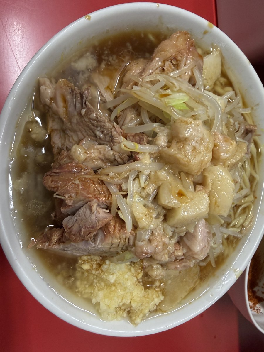 blackmonblanc's tweet photo. 上野毛　二郎
上野毛ミラクル🐷
美しい盛りで美味しい一杯😊 https://t.co/qae7tF1QxU