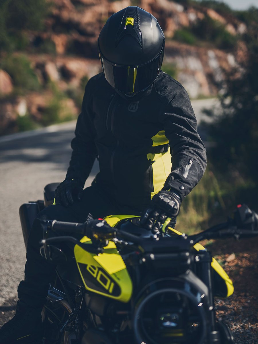 HQV_MotoUK's tweet photo. Just you, the road and the Vitpilen 801. Sometimes, that’s all you need.
Take a closer look - https://t.co/ThIiIbTgUO
#Husqvarna #GoRide #RideHusqvarna #Vitpilen801 https://t.co/i9dQyLIq9J