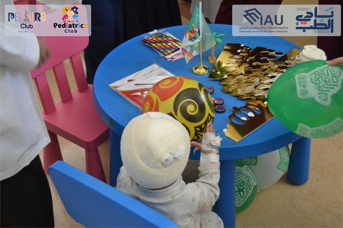 MedicineClubIAU's tweet photo. من أجمل لحظات يومنا الوطني 🇸🇦💚
مقتطفات من فعاليتنا في غرفة الطفل ✨
#medicineclub #Medclub #IAU #عزنا_بطبعنا https://t.co/dWOFX8JW5V
