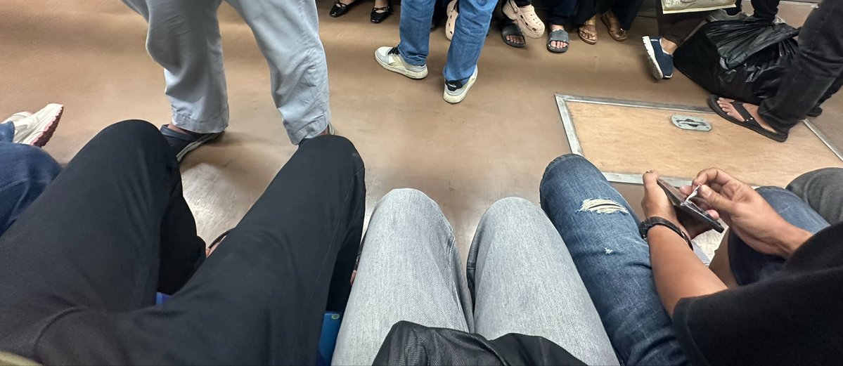 karderlando's tweet photo. tutup kaki lu semua skrg https://t.co/oSqYxfIJQj