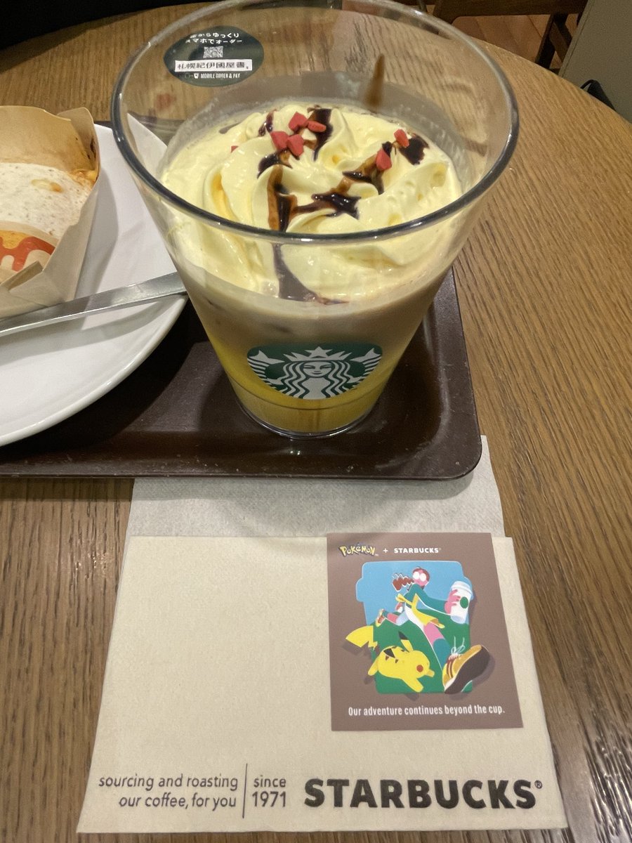 SapporoDo's tweet photo. ポケモンとスタバがコラボしちゃうなんて最強すぎる。ピカチュウかわいい⚡️
心配だからなるべく低カロリー仕様😋
イラストめちゃ上手👏👏 https://t.co/rUi4Hy9S1Z