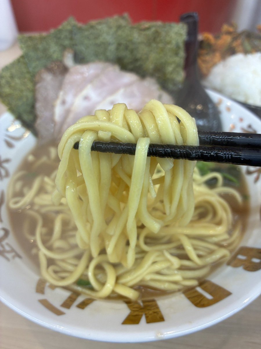 isshinchan123's tweet photo. 武道家心 佐倉市
チャーシュー麺
無料ライス
青カッパ
辛カッパ

ガッツリ食べたい時はこちらで😍
低温調理のチャーシューがとにかく美味い✨
他の家系の香ばしく焼いてあるチャーシューも美味いけど、こちらの柔らかいしっとりチャーシューはマジで飯がすすむ😍💕 https://t.co/faZJXRcbCZ