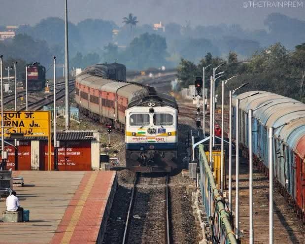 DShingan's tweet photo. खराब गाडी असूनही नवीन सावंतवाडी एक्सप्रेसला गर्दी
#konkanrailway #marathinews #ratnagiri #ratnagiridiaries
               https://t.co/XsQC4HMCFL https://t.co/uck7RyWQ9L