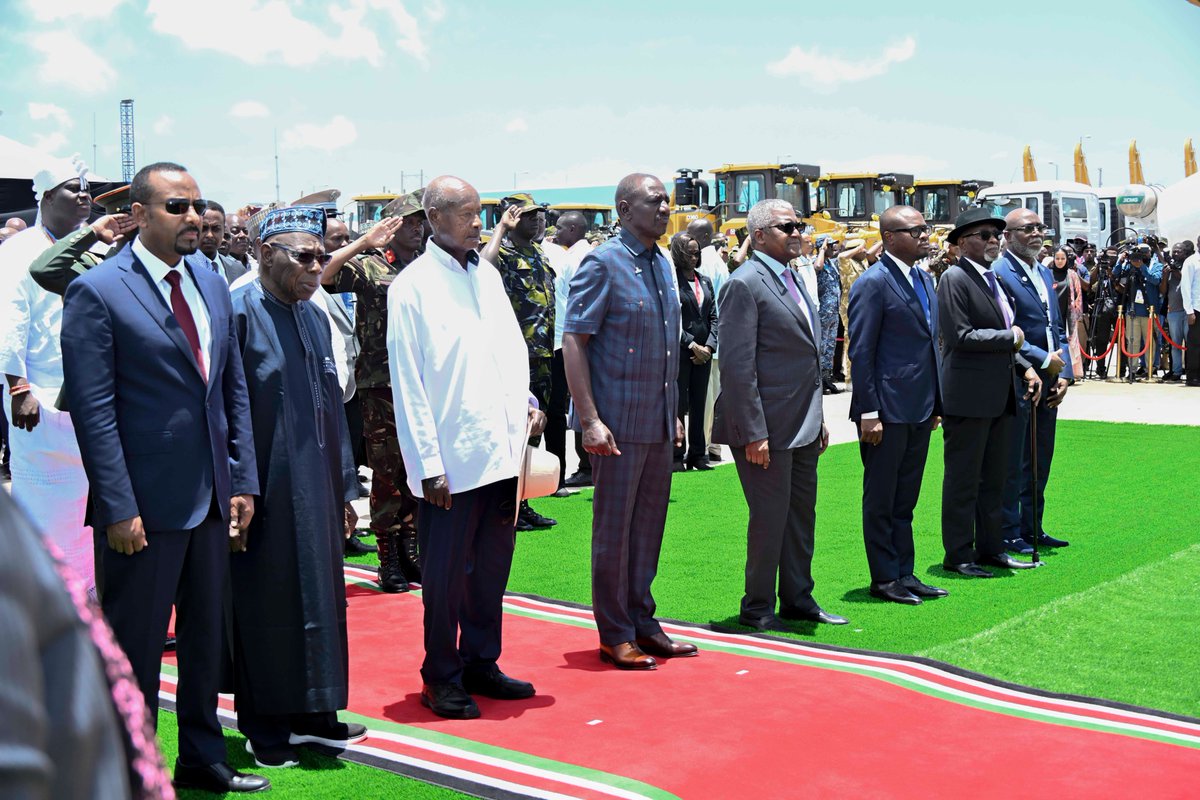 KagutaMuseveni's tweet photo. I thank President William Ruto for inviting me to Lamu County, for the groundbreaking ceremony of the Dangote East Africa Petroleum Refinery.
I am happy to see Africa waking up and moving away from the 70-year betrayal of exporting raw materials. Mr Dangote, who started as an importer and has become a national and continental asset, is a good example of the transformation we need.
