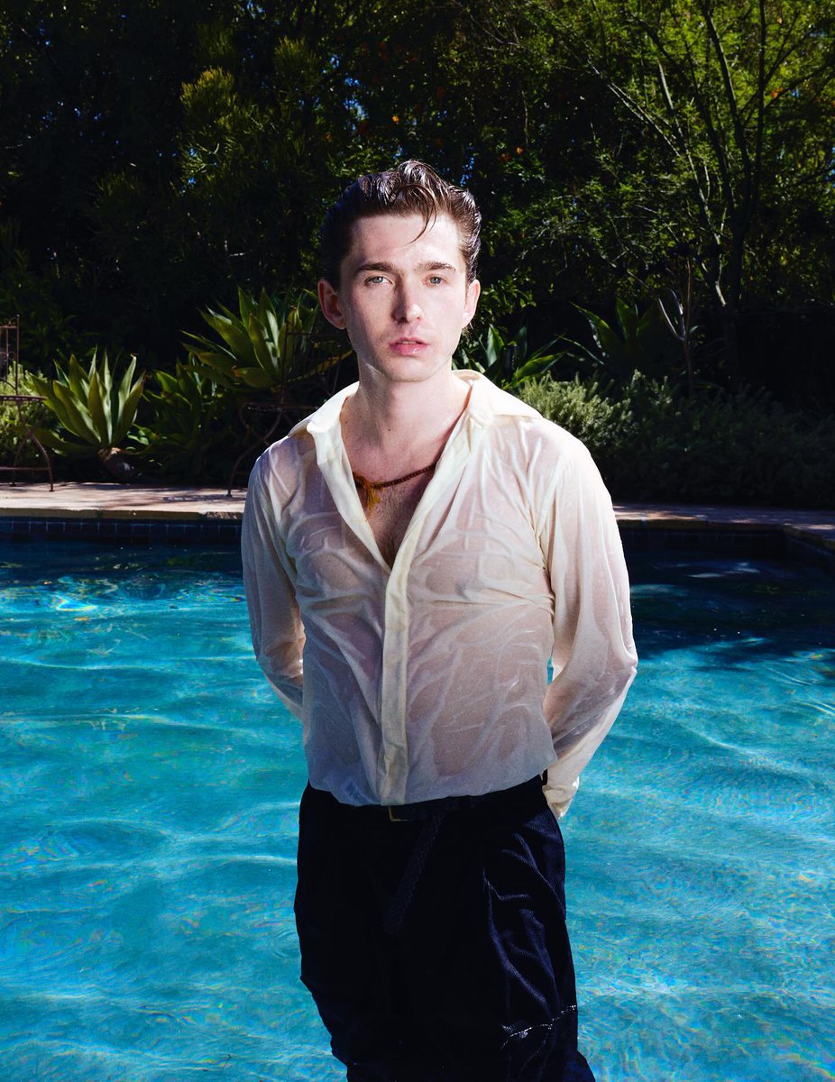 soapyabrams's tweet photo. This pic on Austin Abrams oh my god???!!!!! https://t.co/wxVKikVLXe