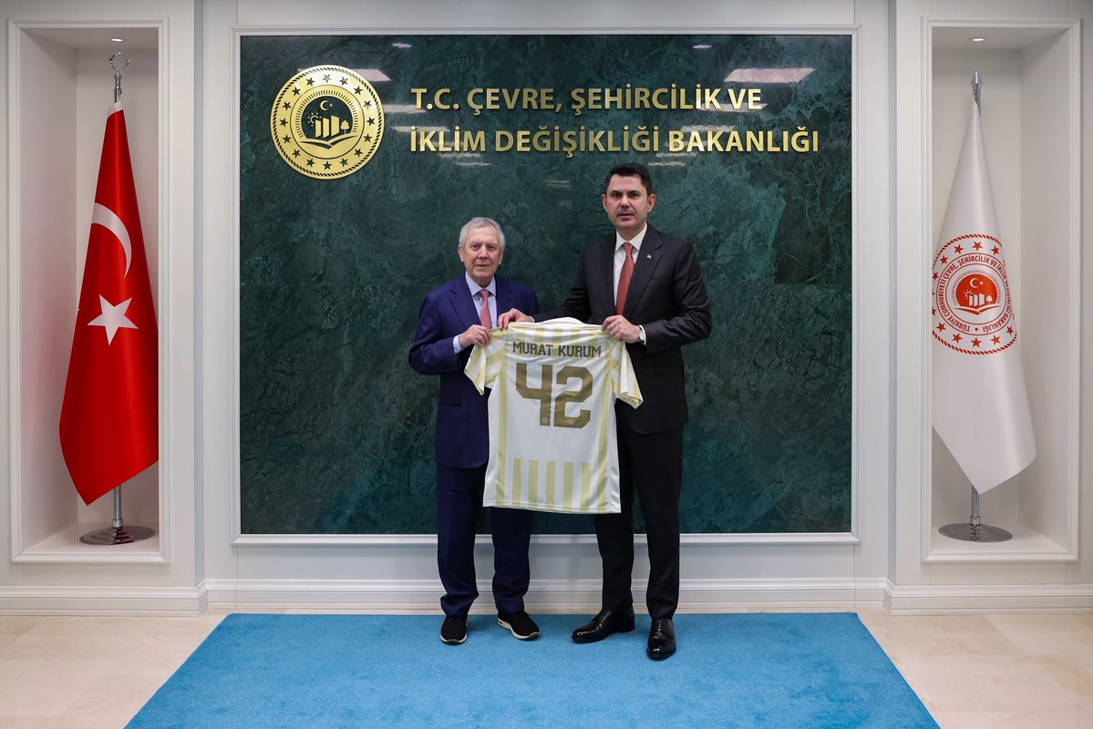 aspor's tweet photo. 📸 Fenerbahçe Başkanı Aziz Yıldırım, Çevre, Şehircilik ve İklim Değişikliği Bakanı Murat Kurum'u ziyaret etti. https://t.co/QKeUqcs5zm