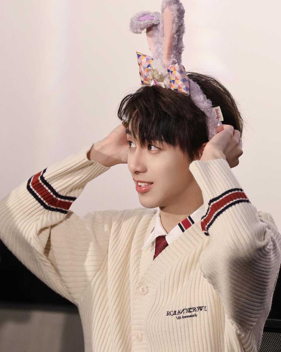hiddemlog_'s tweet photo. 과거 킹 만날때마다 진짜 너무 🫳🫳해주고 싶음

#亿轩_Kingston https://t.co/rhrdnBqKyB