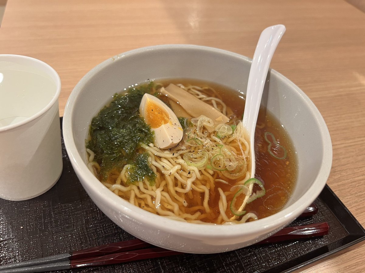 Romeon9's tweet photo. ラーメン3杯目の夜泣きそば https://t.co/oX3OP6wkEX