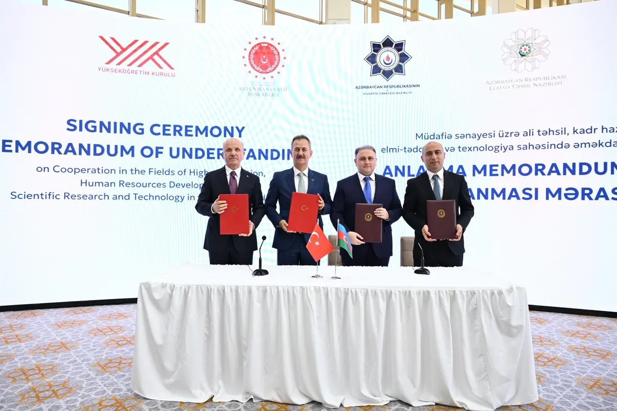 DefenceTurkey's tweet photo. ADEX 2026’da Türkiye-Azerbaycan Savunma İş Birliğinde Yeni Dönem: 14 HÜRKUŞ-II Teslim Edilecek ve 500 Milyon Doları Aşan Anlaşmalar İmzalandı
https://t.co/9XJk1Op296 https://t.co/dBRBZrbvAZ