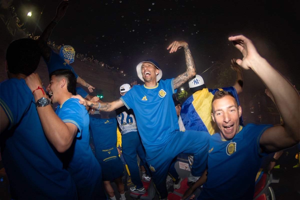 RosarioCentral's tweet photo. ¡BUEN DÍAAAA BUEN DÍAAAA PARA TODA NUESTRA CANALLADA! 🙌🏼💛💙 https://t.co/QBEuJMLO3W